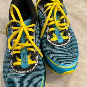 ASICS running shoes.  Very good used condition.